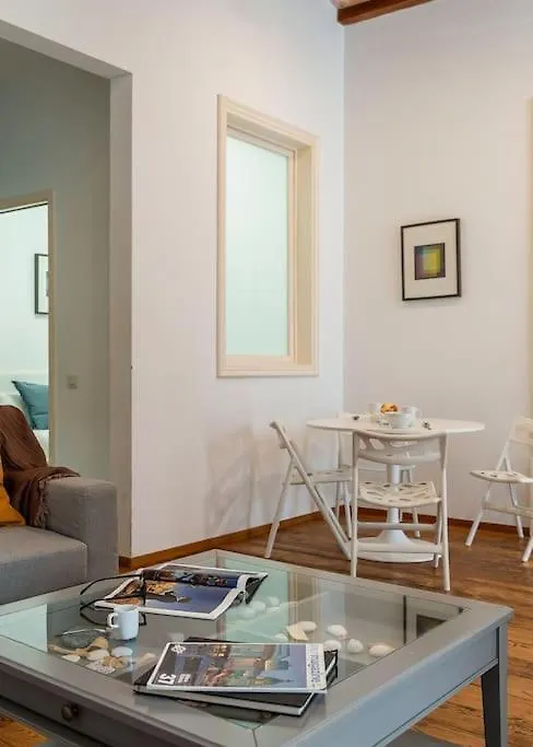 Canela Homes Barcelona Light 0*,
